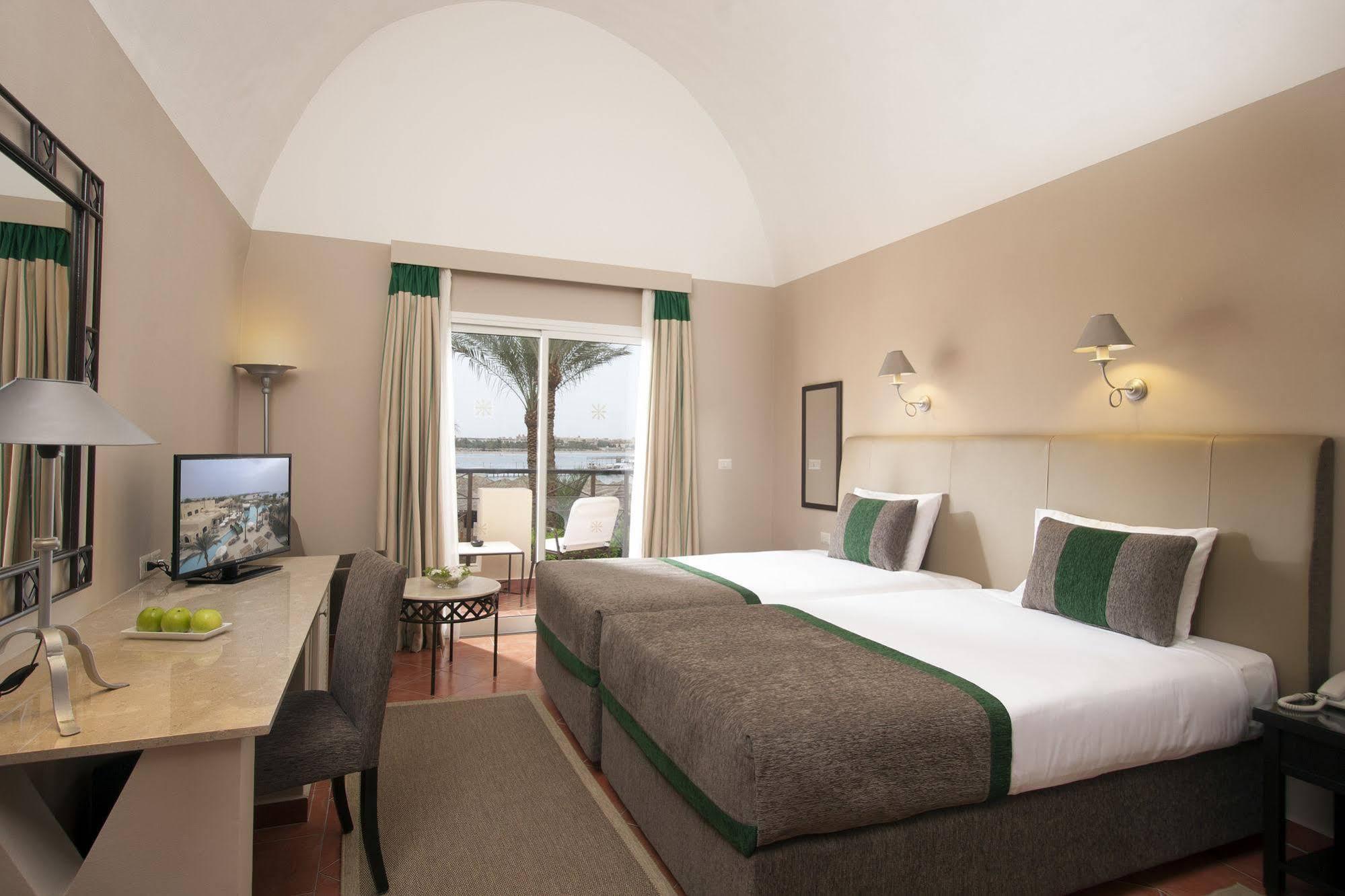 Ośrodek wypoczynkowy Jaz Makadina 5*